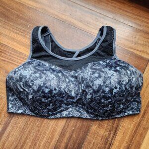 Maidenform Black/Gray Molded Sports Bra Size 40D
